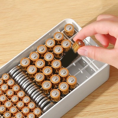 Stapelbarer ABS Batterie Organizer für AA AAA C D 9V Batterien und Ladekabel