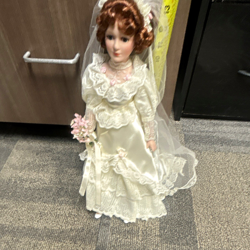 Vintage Royalton Collection Gibson Bride Porcelain Doll "Katherine" - 15" Veil