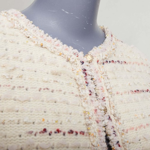 CHANEL 05A cream pink wool boucle tweed gold CC buttons cardigan FR38 M - Picture 2 of 10