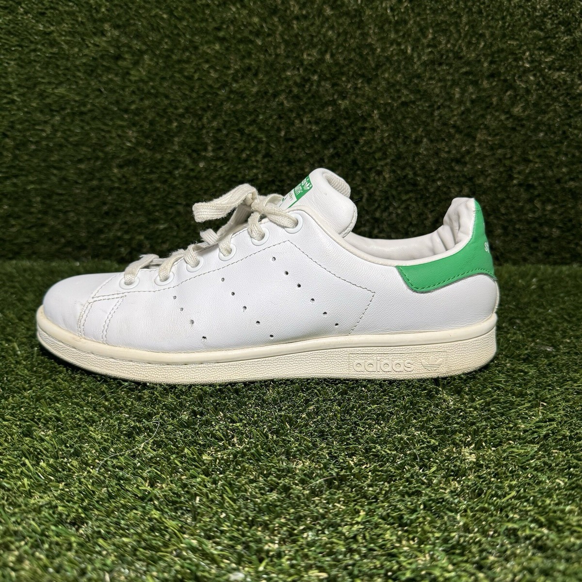 adidas gazelle silver green womens Sneaker Odor Control – DFNS main image 1