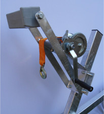 Windenstand mit Winde, Gurtwinde, Windenbock mit Bugpuffer für Bootstrailer