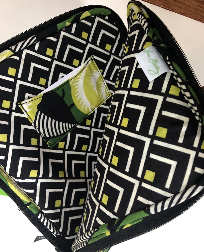 NEW WT Vera Bradley Tablet Sleeve La Neon Rose 10"x7.5" - Image 4 of 4