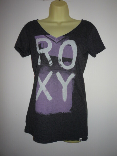 ROXY KNIT TEE TOP, SZ SM---V NECKLINE-SHORT SLEEVE- PRINT FRONT