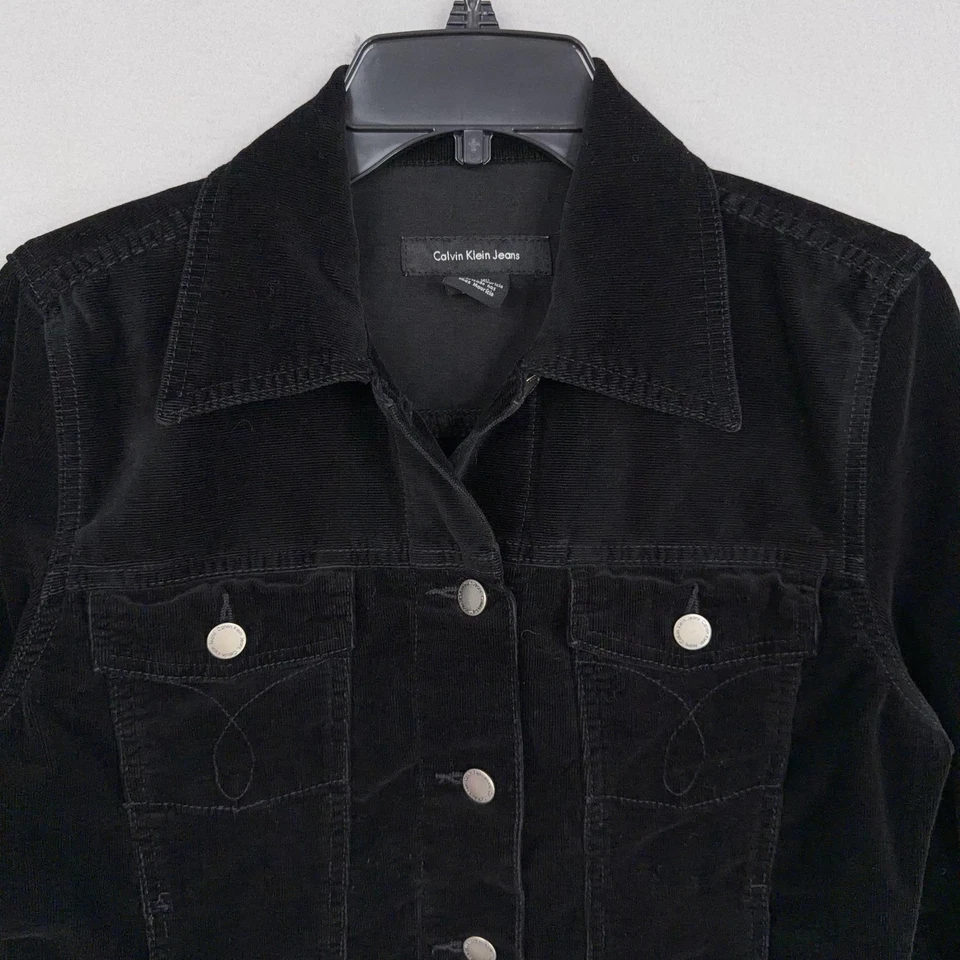 Chaqueta de mezclilla Calvin Klein para mujer pequeña negra pana camionero estilo informal Foto 2 de 4