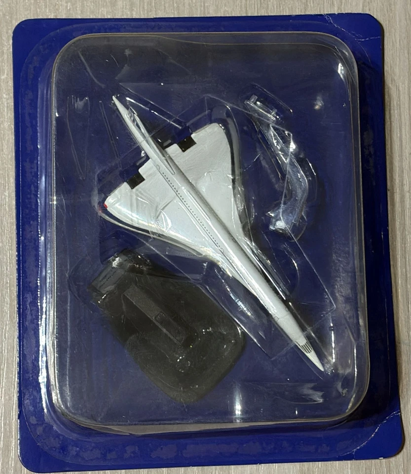 CONCORDE AEROSPATIALE AEREO MODELLINO SCALA 1:500 NEW IN BOX CON STAND - Immagine 3 di 4
