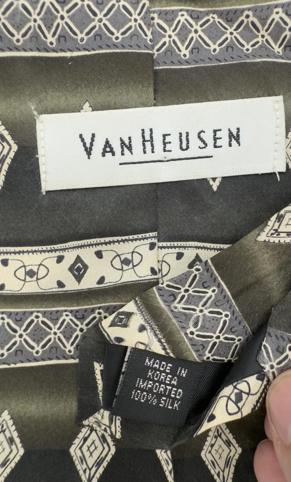 Vintage Van Heusen Silk Tie Lot 2 Paisley Diamond Mens Classic USA Korea 90s Set - Image 3 of 4
