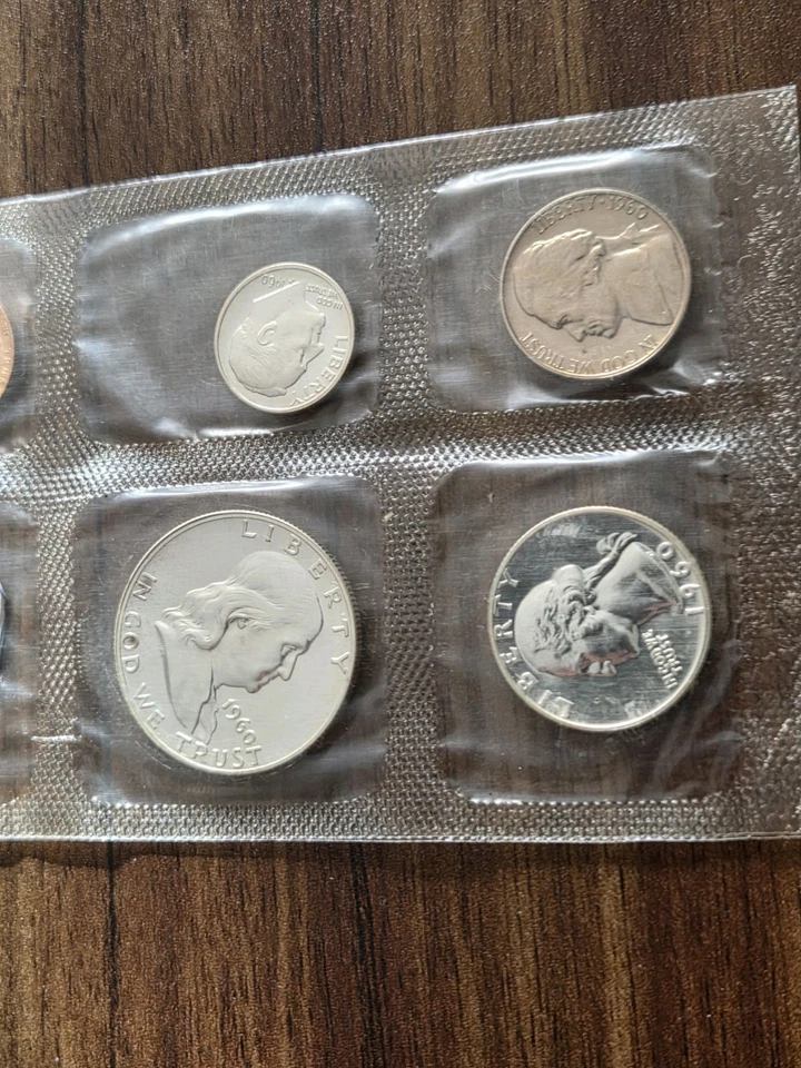 1960P US MINT SET IN ORIGINAL PACKAGING 5 COIN SET B/U CONDITION WITH LUSTER - Image 4 of 4