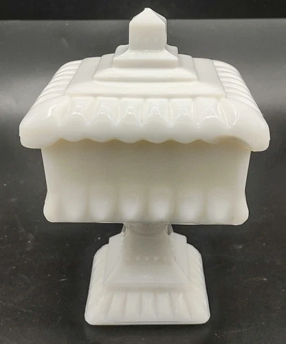 Vtg Westmoreland Milk Glass Wedding Box Pedestal Lidded Candy Dish 6"