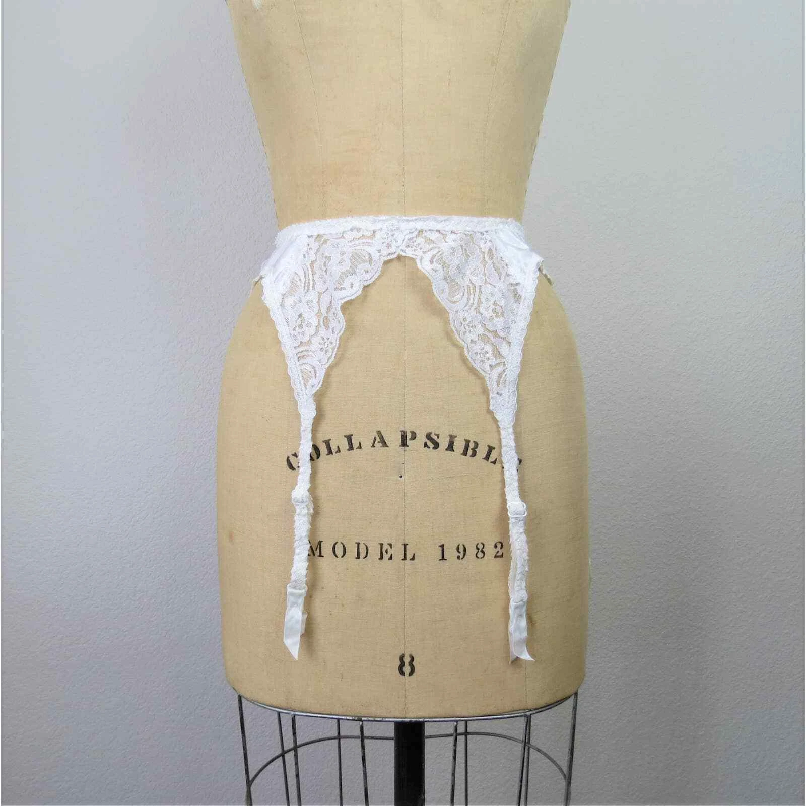 Vintage années 1980 Christian Dior ceinture jarretière lingerie cuisse bas hauts