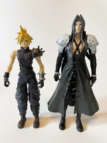 Final Fantasy VII Play Arts Sephiroth and Cloud Strife Figures - Square Enix