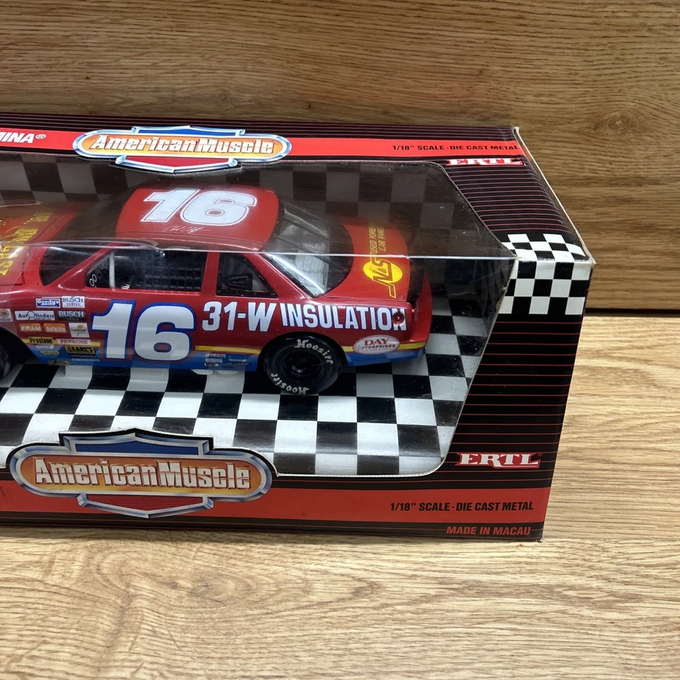 Chad Cliff #16 Dr. Diecast Lumina escala 1:18 ERTL American Muscle Diecast sellado Foto 2 de 4