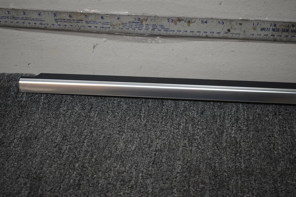 Correa de puerta Mercedes Benz ML350 2012-2017 tira meteorológica OEM de fábrica Foto 2 de 4