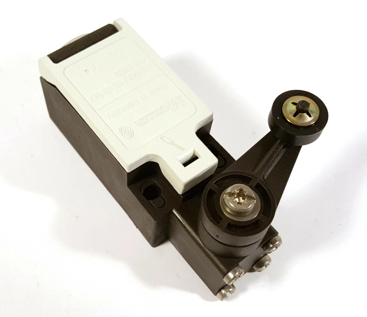 MOELLER Model ATO-02-1-I AT0-02-1-I Limit Switch w/ Roller arm