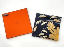 Auth Hermes Carré 90 Au Gre Du Ven Black x Multicolor Silk Scarf W/Box BA060482