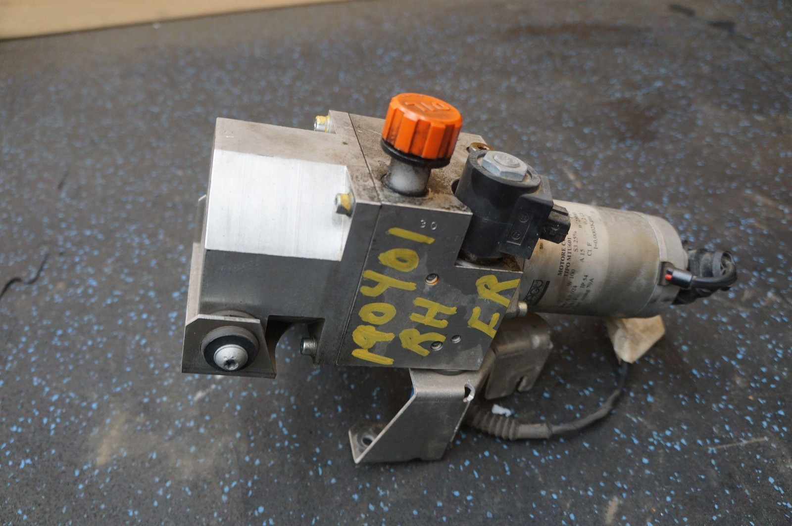 Hydraulic Jack System Valve Motor Pump OEM 400412185D Lamborghini Gallardo LP560