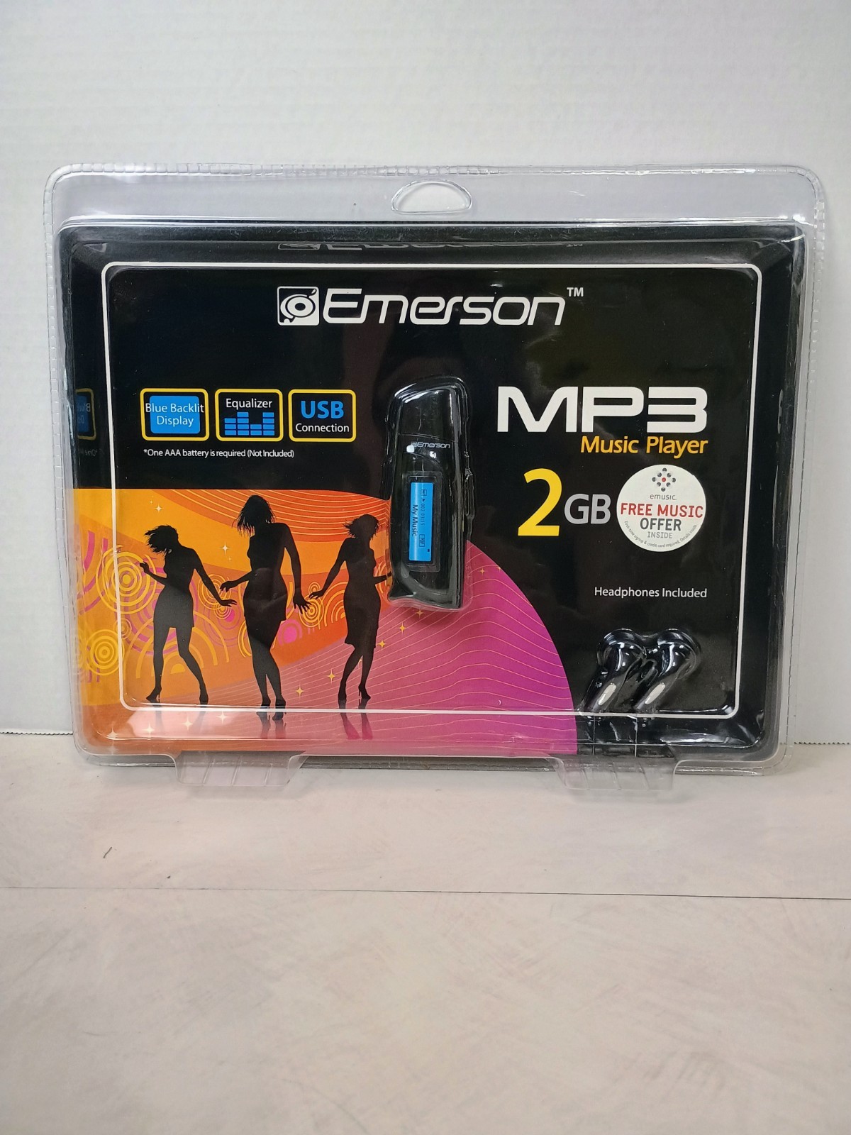 2gb Brand  New Sealed With  Headphones