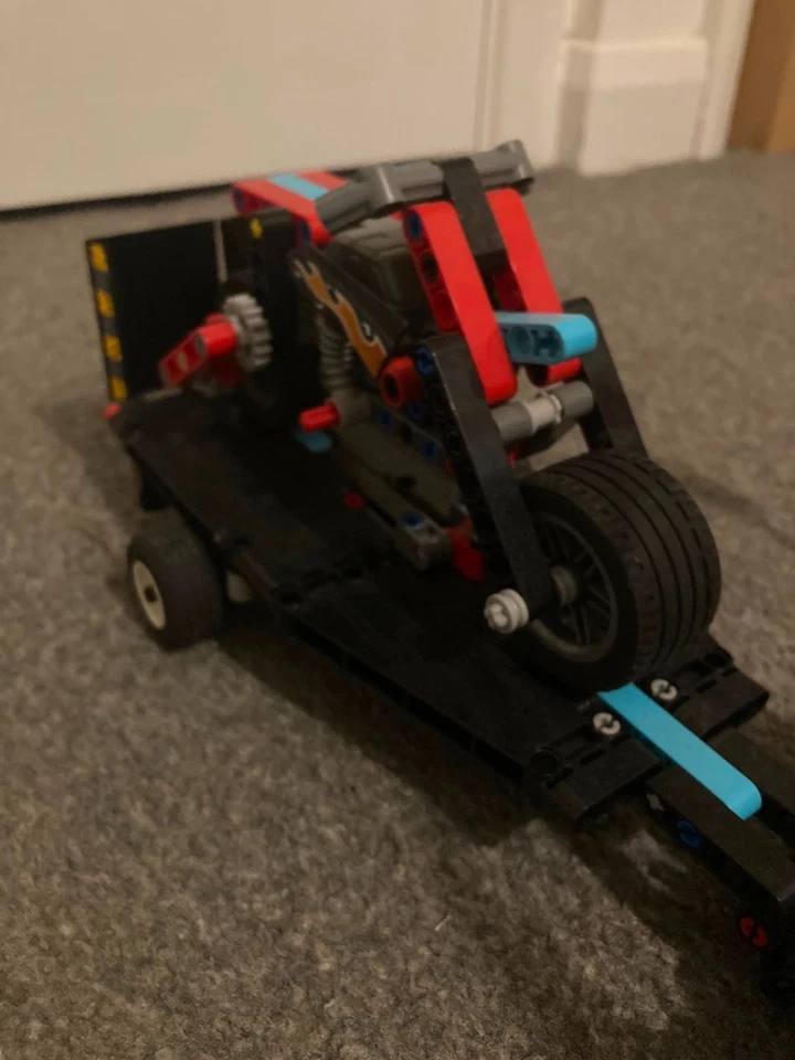 LEGO Technic 42106 Stunt Show Truck & Bike, photo 4 of 5