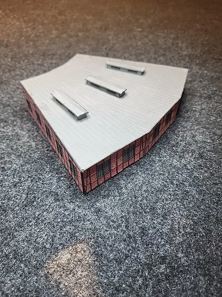 Marklin 72886  Z  Locomotive  Shed  Fully Assembled  - Image 3 of 4