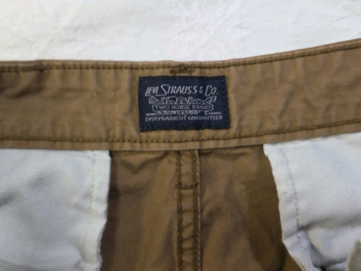 Levi's Two Horse Mens Cargo Shorts Size 29 Brown Pockets Cotton Casual Workwear thumbnail 3