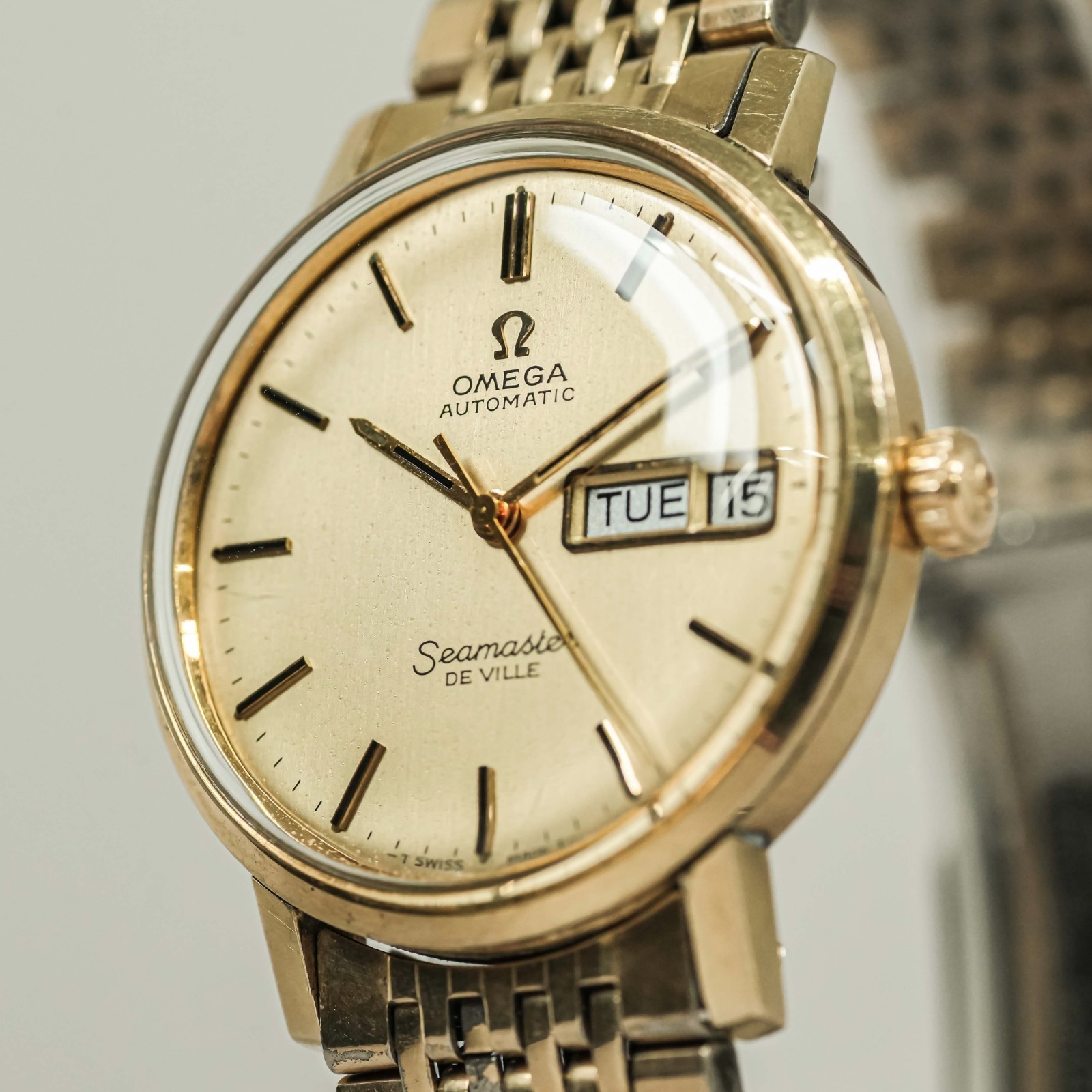 **Vintage 1970s** OMEGA Seamaster De Ville Cal.1020 Auto Gold Day/Date 34mm Mens