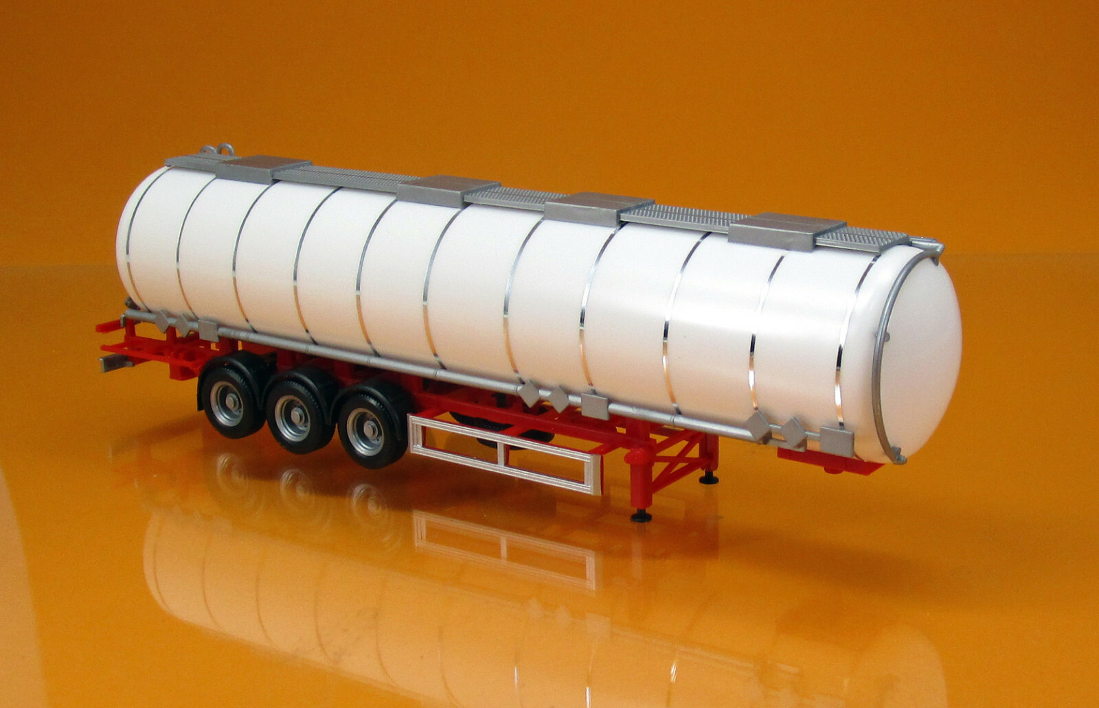 Herpa 075619-002 Jumbotank-Auflieger Chassis rot 1:87 NEU Modellauto