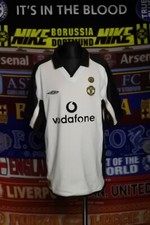 4/5 Manchester United boys LB 12-13 years 158cm 2001 centenary football shirt