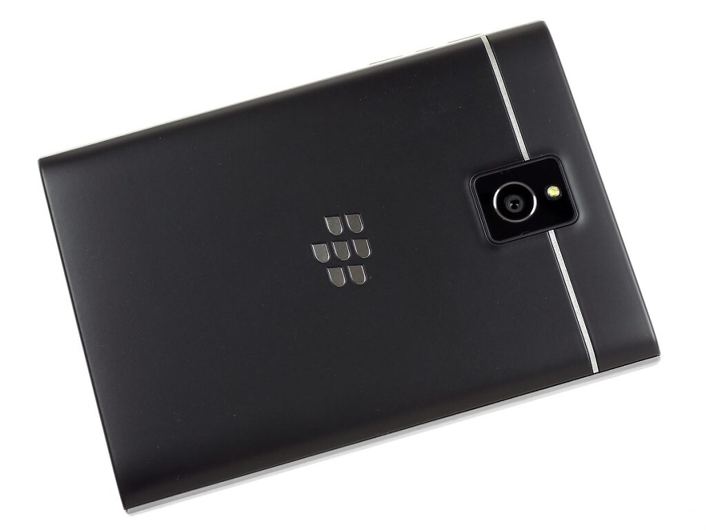 Brand NEW --BlackBerry Passport Q30 (SQW100-1) 32GB 3GB RAM