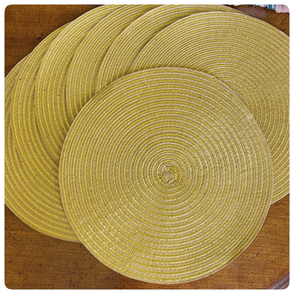 Xmas #15 Placemats Gold & Red  Holiday Place Setting - Image 2 of 3