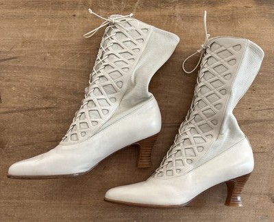 Stuart Weitzman Ivory Leather Victorian Granny Boots Lace Up Lattice Vintage 7.5