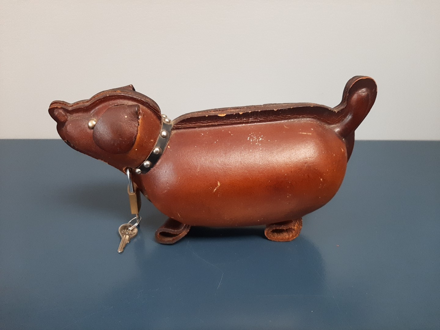 Vintage Mid Century Modern LEATHER DACHSHUND DOG BANK w COLLAR