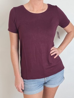 Amazon Essentials Burgundy Short Sleeve Crewneck T-Shirt Women's Size Small NWT
