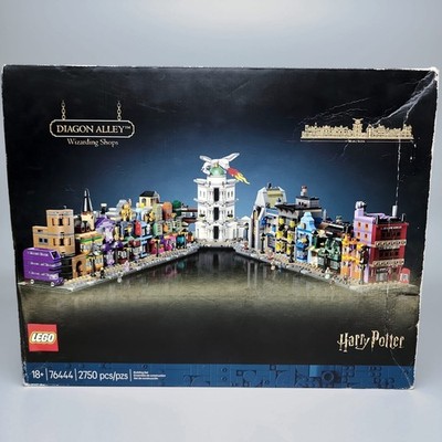 LEGO Harry Potter: Diagon Alley Wizarding Shops (76444) **Minor