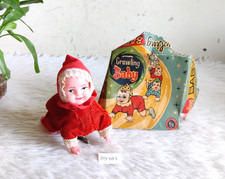 Vintage Rouge Chiffon Texturé Rampants Bébé à Remonter Jouet Enfants Pièce Décor