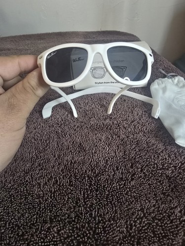Wee FARERS Infant sunglasses 0-1 White Used - Picture 4 of 8