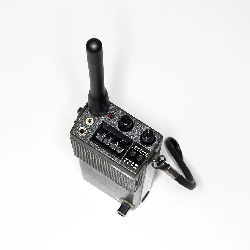 ICOM IC-2E Amateur Funkgerät Transceiver VHF 2m FM 141 -150 MHz refurbished - Bild 2 von 4