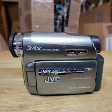 JVC GR-D750U Widescreen Compact Digital Video Camera  Untested, no charger