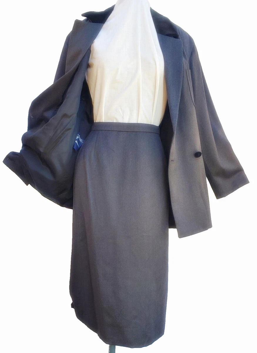 Traje Chaqueta Falda Gris Burberrys - Botones Cuello Terciopelo - Talla 10 Reg - Burberry