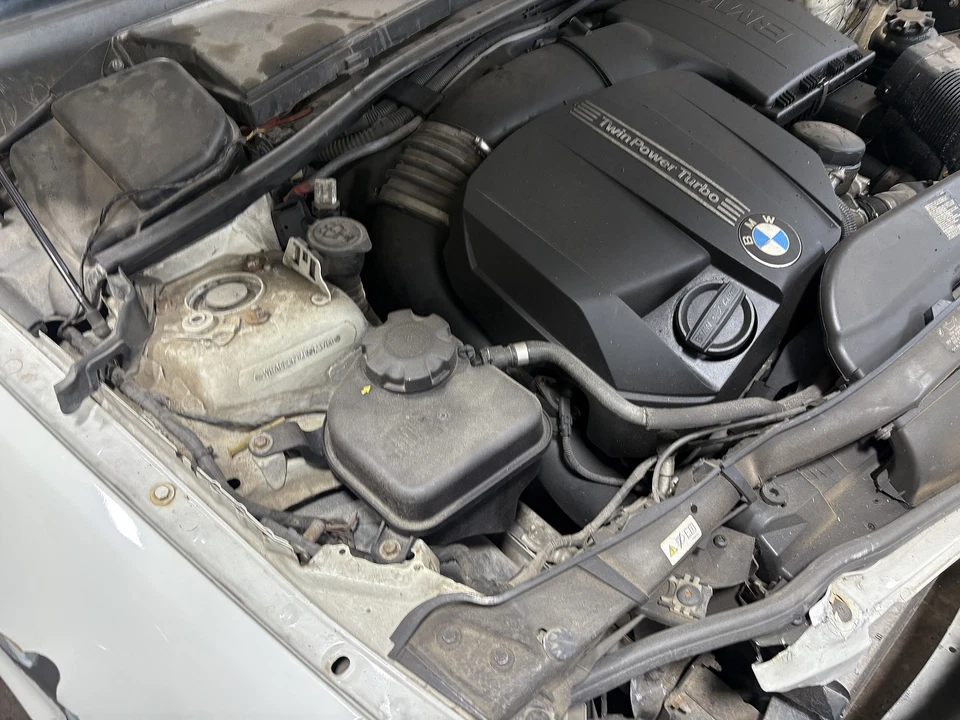 Conjunto de filtro de aire usado se adapta a: BMW 335I 2011 3,0 L gasolina turbo único conv gr Foto 2 de 4