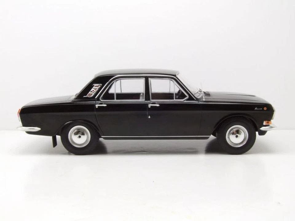 GAZ Wolga Volga M24 1967 schwarz graues Interieur Modellauto 1:18 MCG - Bild 4 von 4