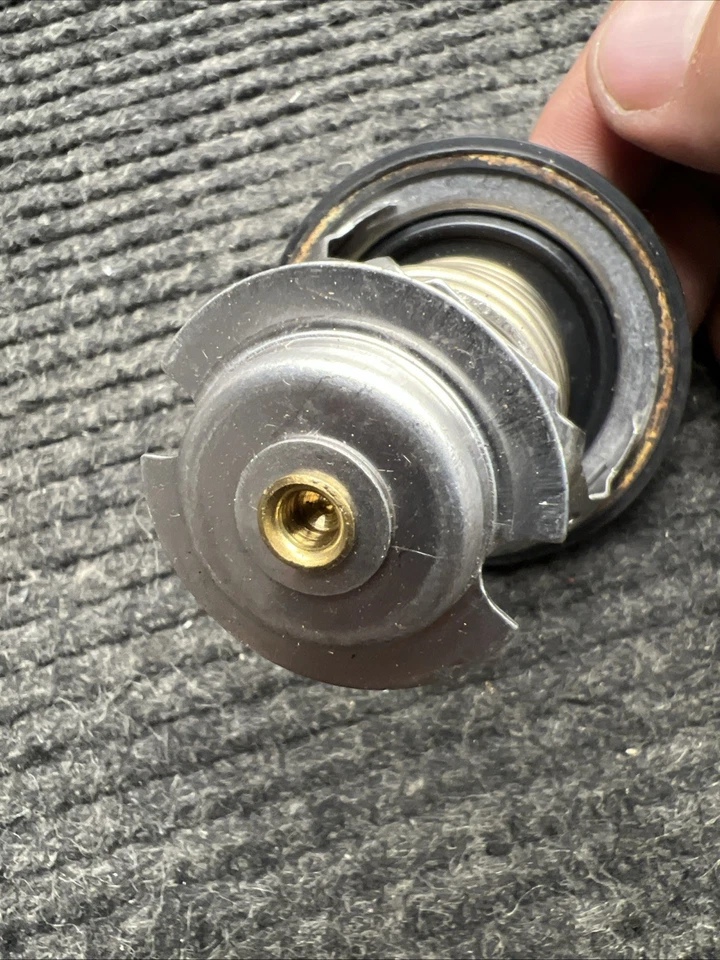 Termostato líquido de arrefecimento do motor tipo OE 33808 - Imagem 2 de 4