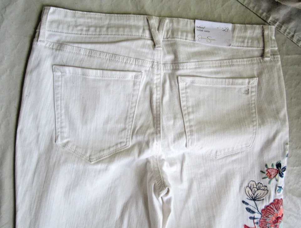 Jeans Jessica Simpson Forever enrollados al tobillo talla 29 blancos bordados nuevos con etiquetas Foto 4 de 4