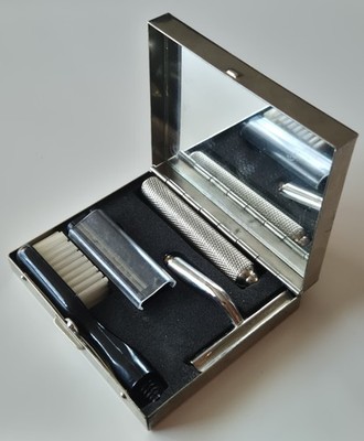 Vintage Miniatur Reise Rasierer Set in Mental Box Etui Spiegel Zahnbürste