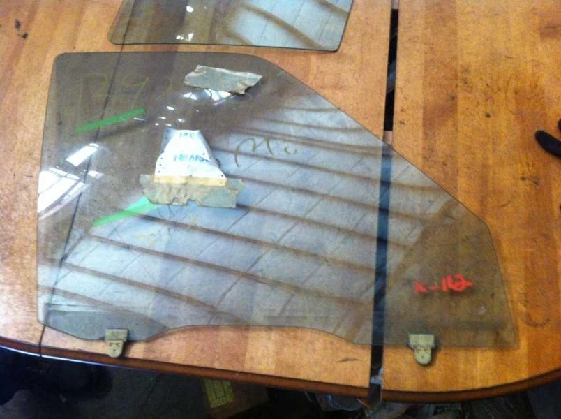 86 87 88 FURGONETA NISSAN STANZA PASAJERO DERECHO PUERTA DELANTERA CRISTAL Foto 4 de 4