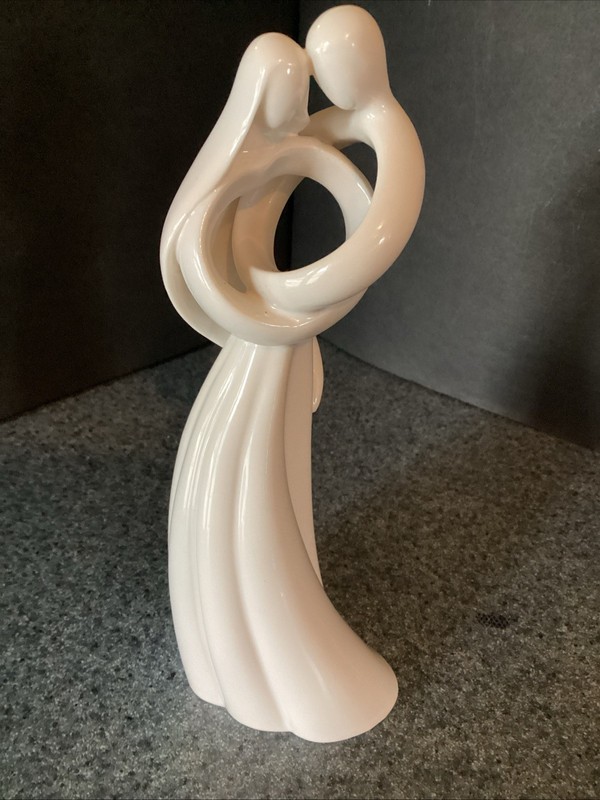 Enesco Circle of Love Always by Artist Kim Lawrence Figurine  #691232  1999 7 in