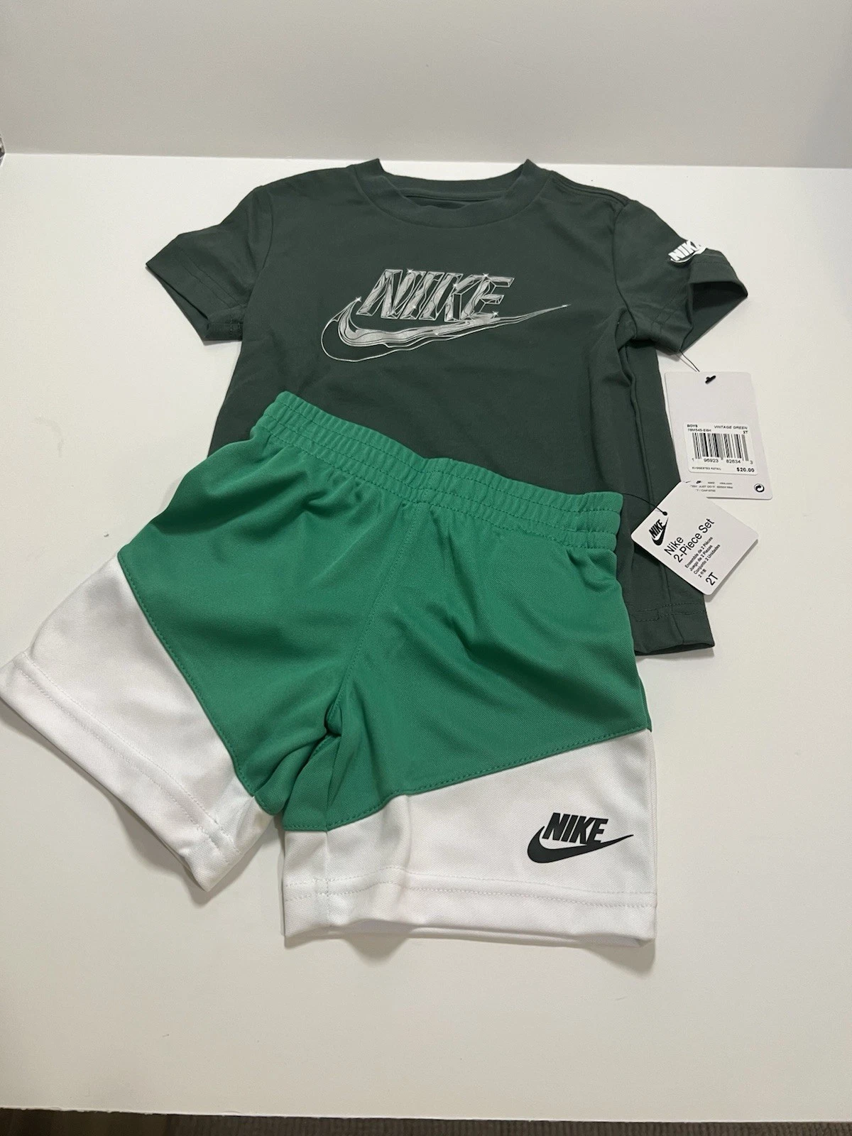 Size 2T NIKE AIR KIDS TODDLER T SHIRT AND SHORTS 2 PIECE SET NWT $40
