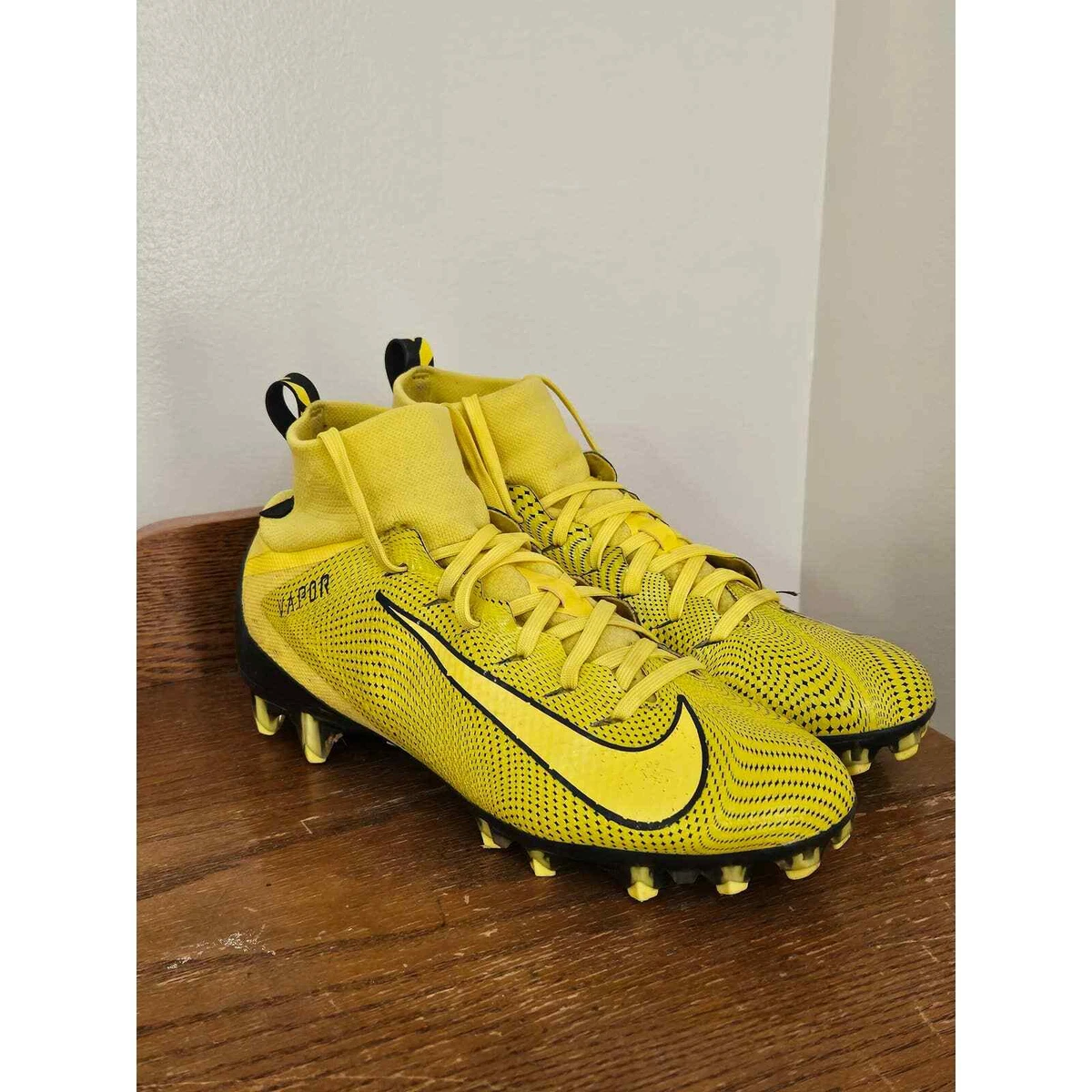 Nike football 2025 cleats size 7