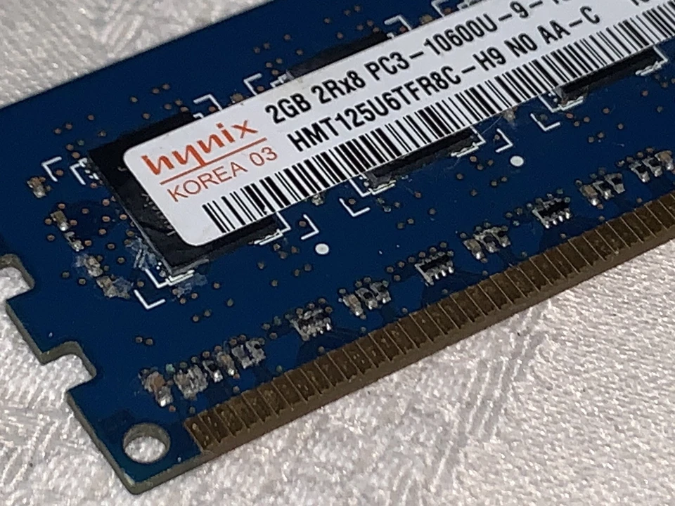 (TAL CUAL) Broken Hynix 2 GB PC3-10600U DDR3 módulo RAM de escritorio Foto 2 de 4
