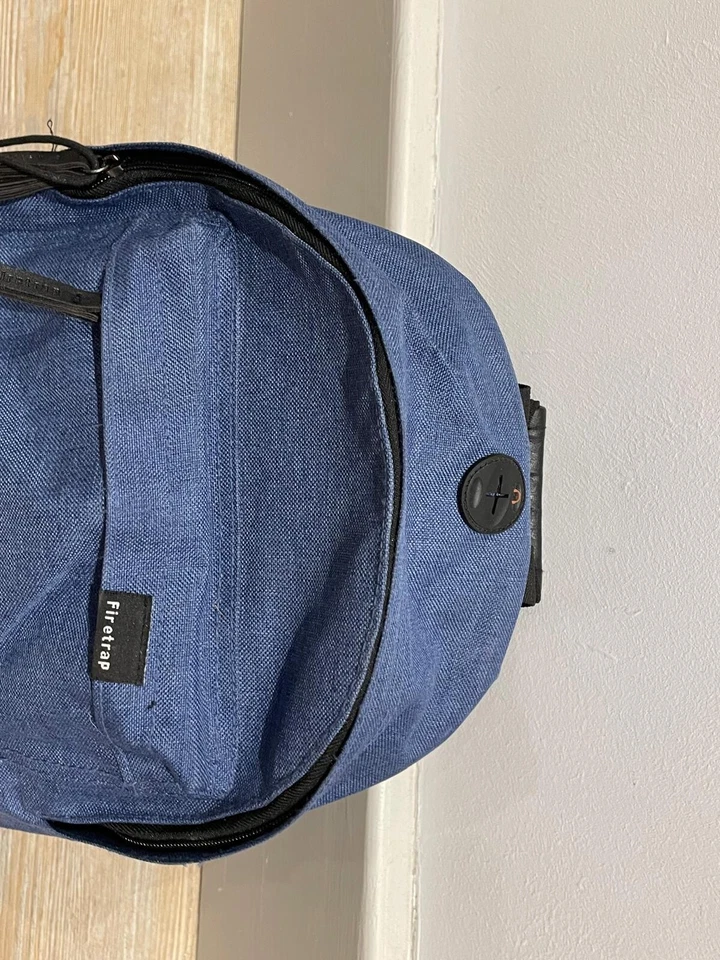 Firetrap Mini Bolso Mochila Mochila Pequeño Niños Día Azul En muy buena condición Foto 2 de 4