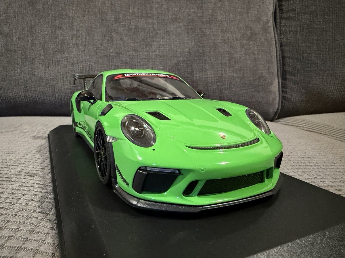 1/18 Minichamps Porsche 911 GT3 RS MR 991.2 Manthey Racing Lizard