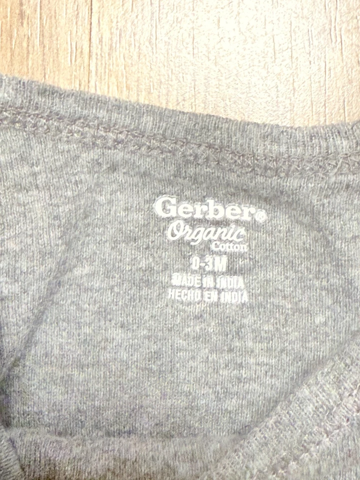 Mono orgánico Gerber, bebé bebé talla 0-3M, gris, manga corta Foto 3 de 4